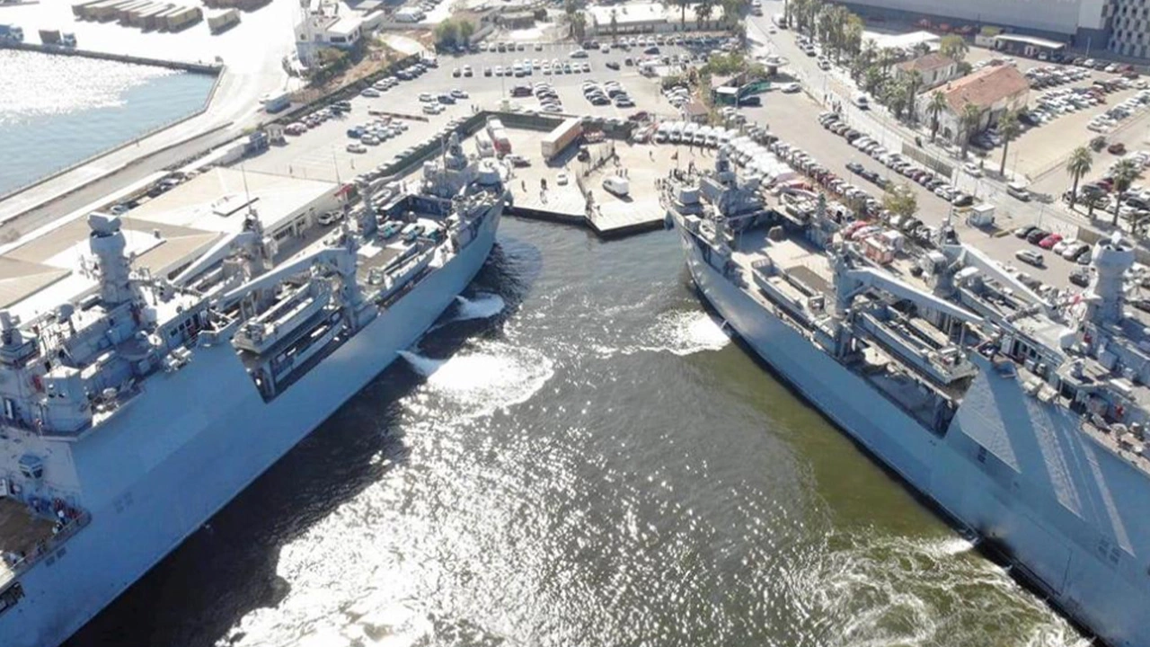 Turkish aid vessels arrive in flood-ravaged Libya