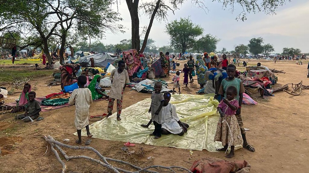 Exodus from Khartoum continues as Sudanese conflict enters 6th month