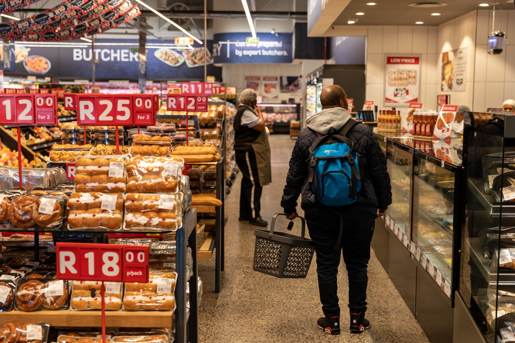 Rising fuel prices drive inflation higher in South Africa