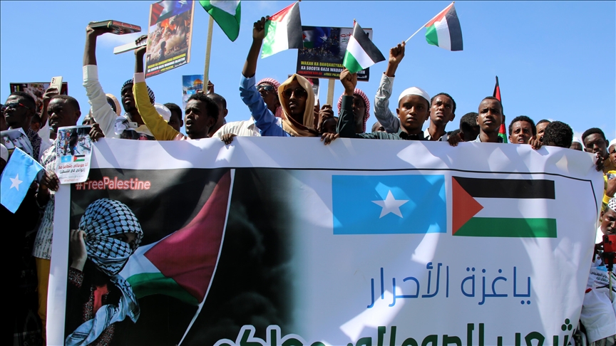 Somalis gather in Mogadishu to show solidarity with Palestinians