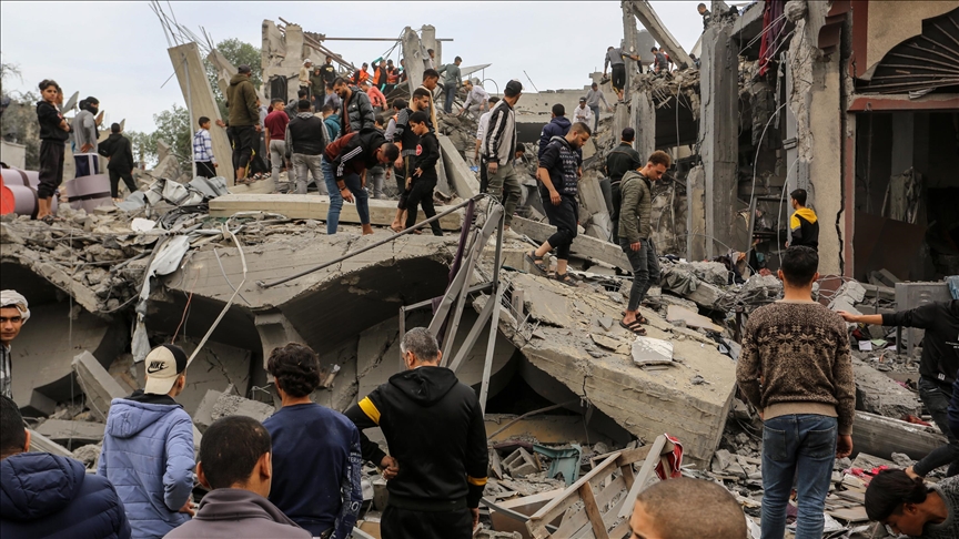 Hamas wants to extend humanitarian pause in Gaza