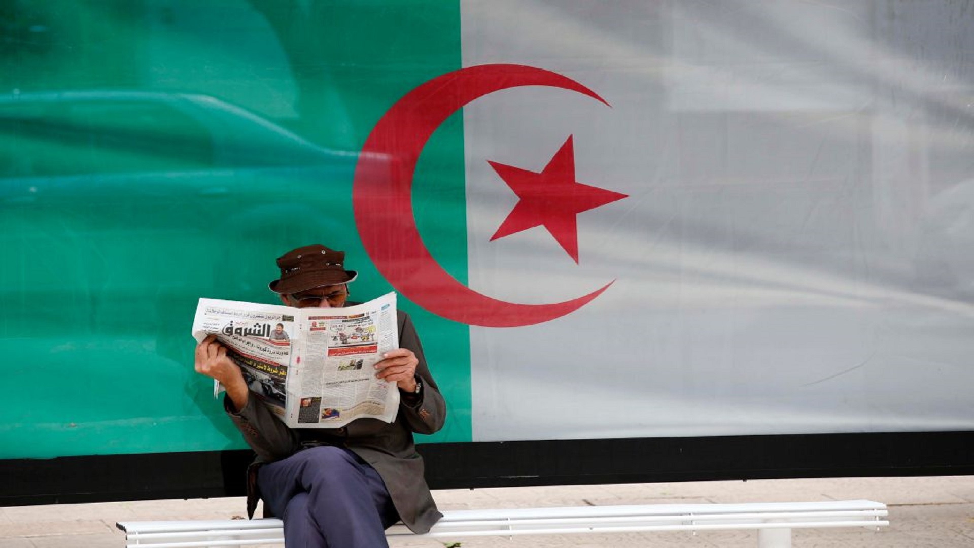 Algeria supports oil production cuts extension