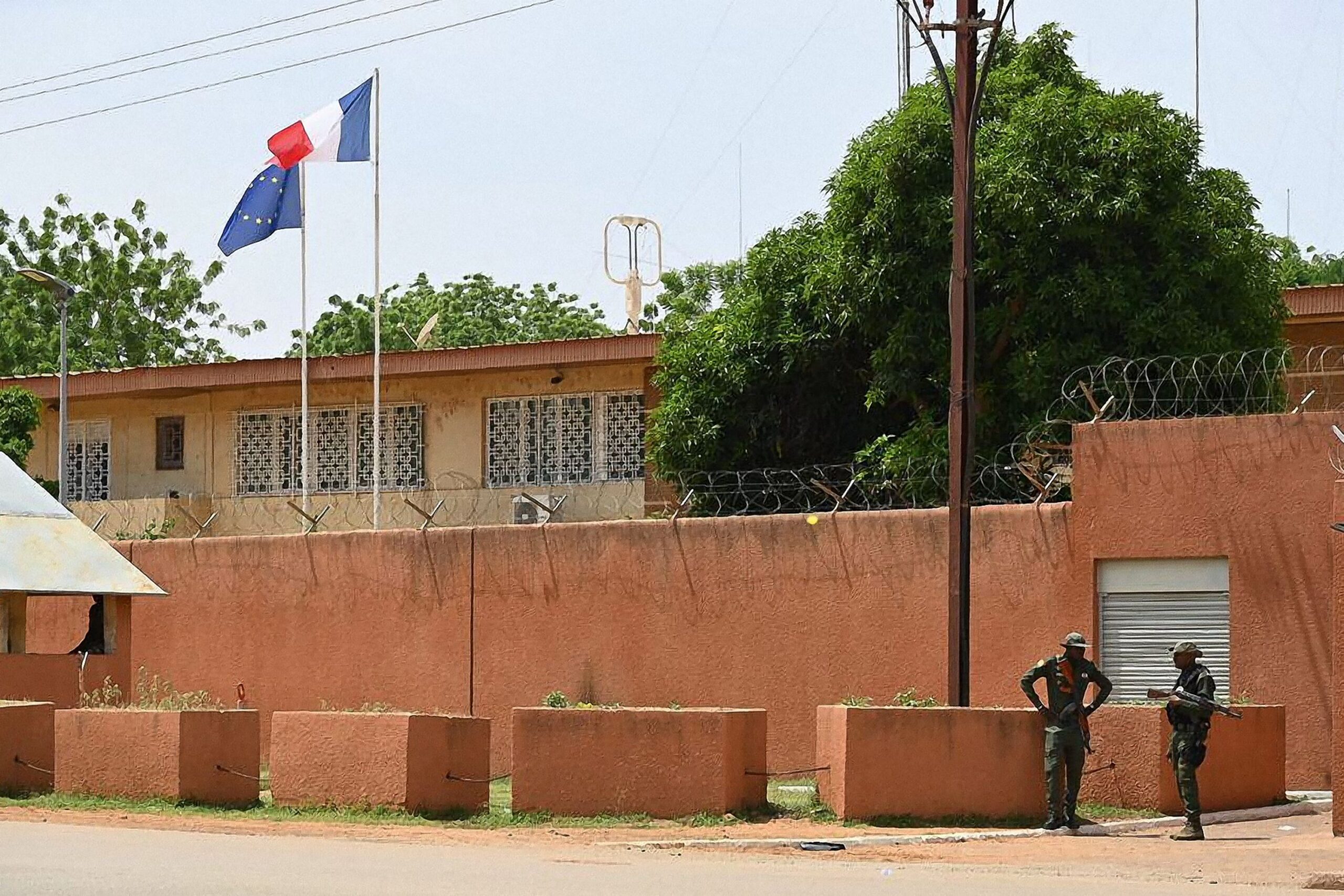 French presence in Niger winds down as embassy closes