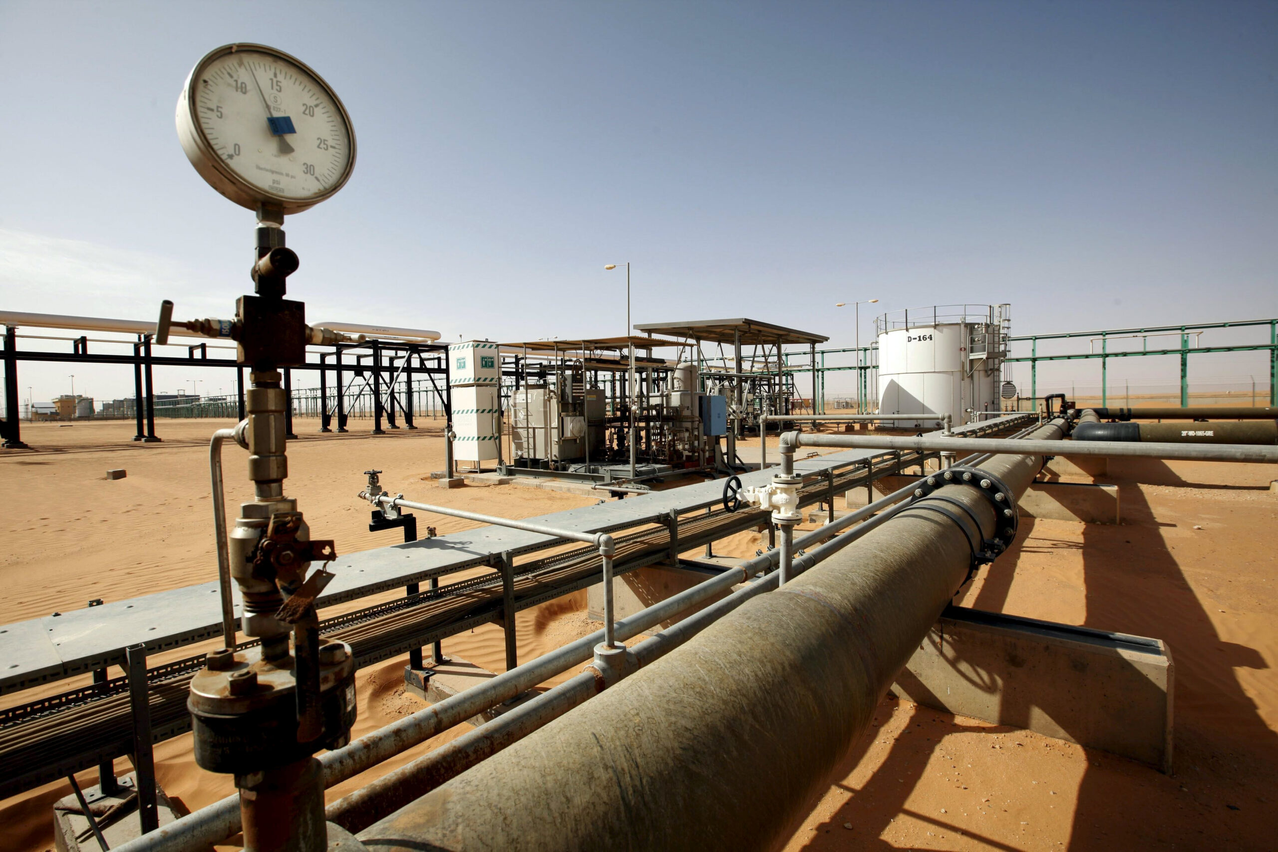Libya halts oil pipeline after leak near Zawiya refinery site