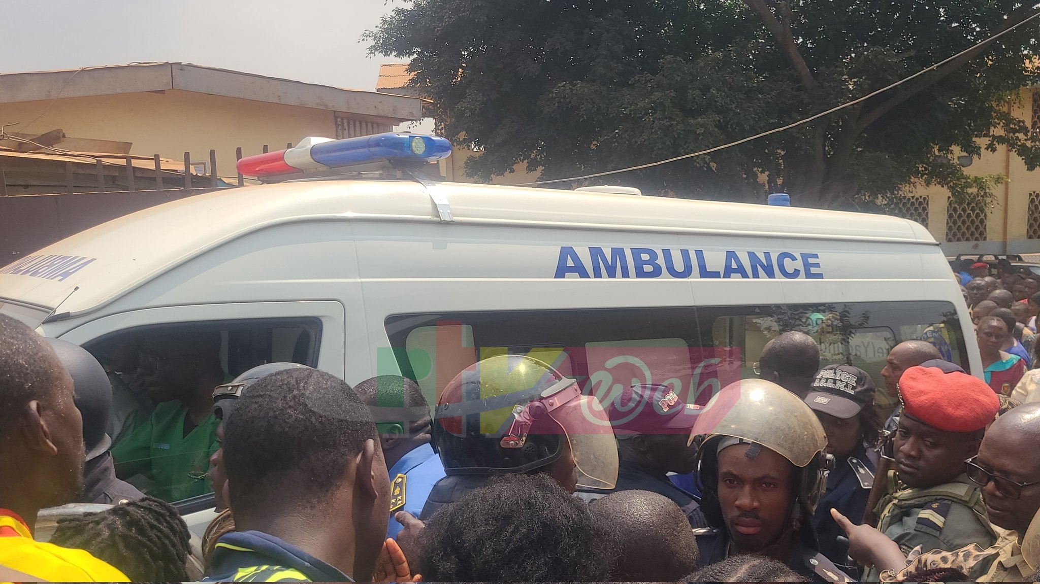 Cameroon high school stampede injures over 100