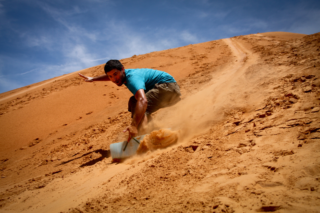The unforgettable sandboarding experience in Ria’s Tadrart