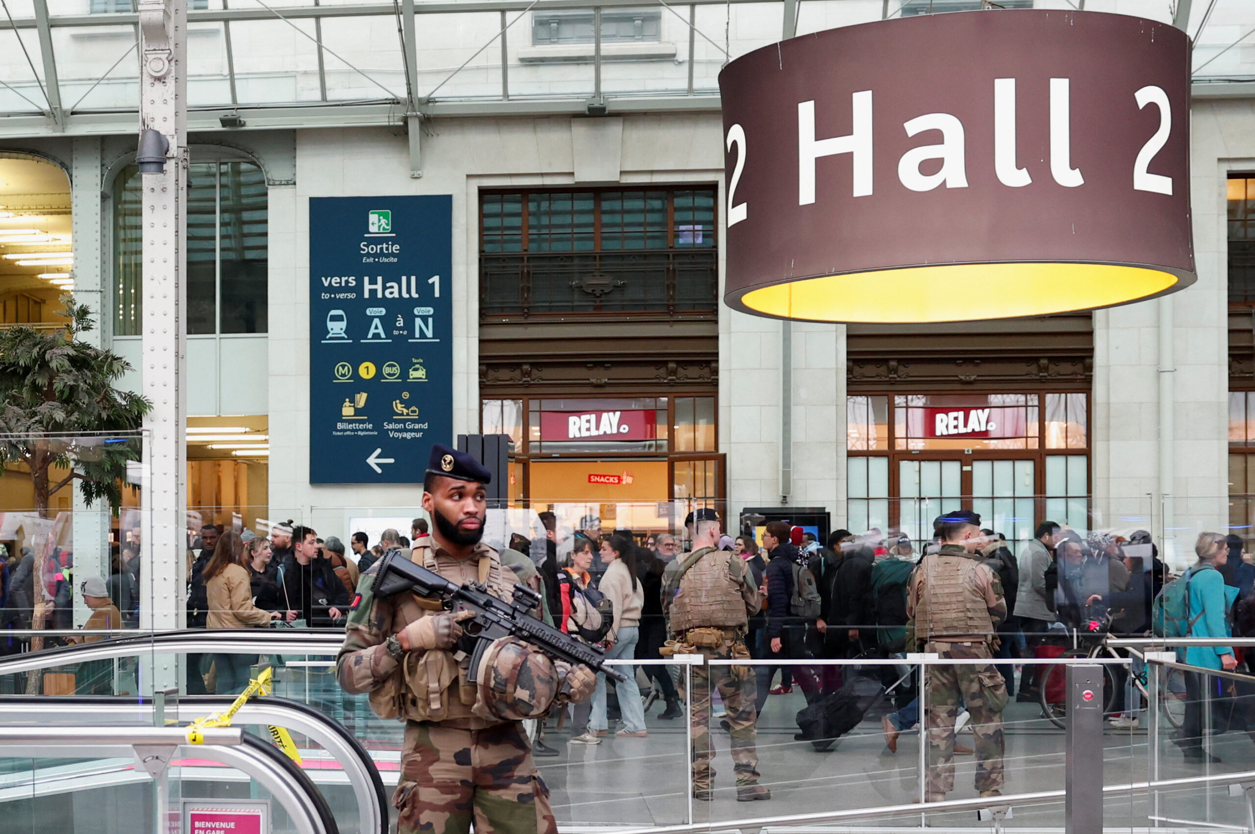 Knife attack at Paris Gare de Lyon injures 3, police rule out terrorism