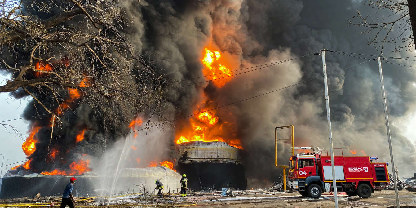 Gas depot explosion near Tunis injures 35