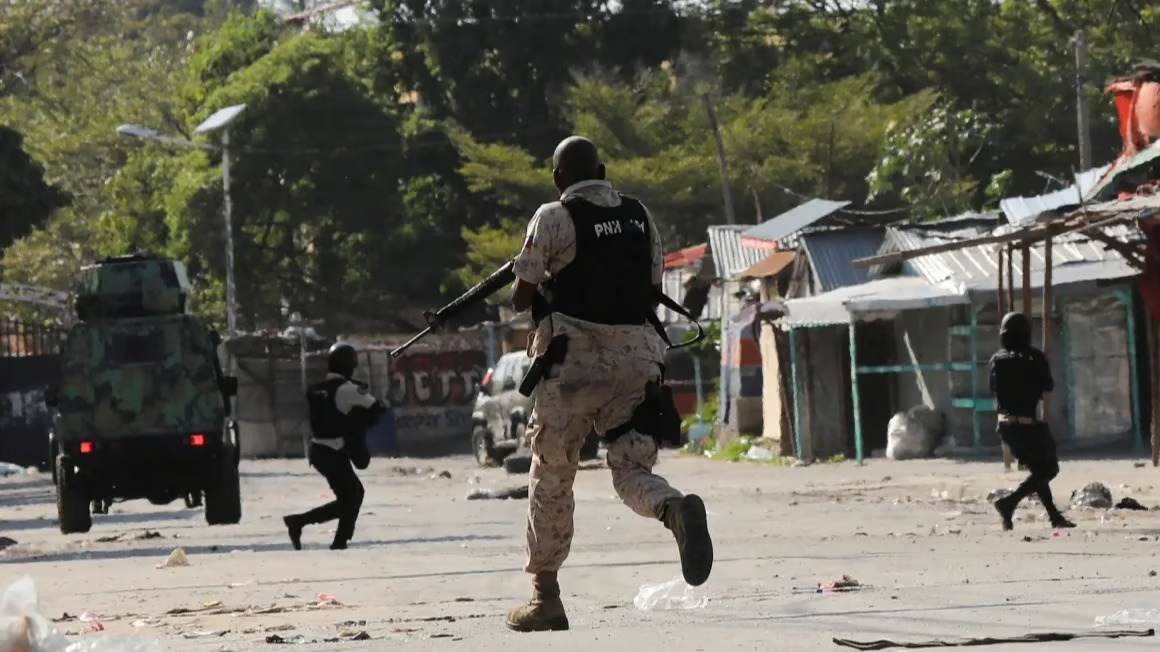 Violence erupts in Haiti, prison break leads to state of emergency