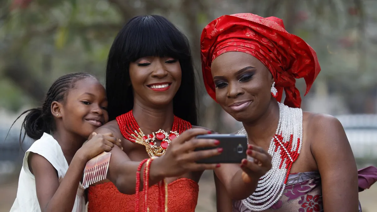 Afrikaans: A linguistic journey from Dutch roots