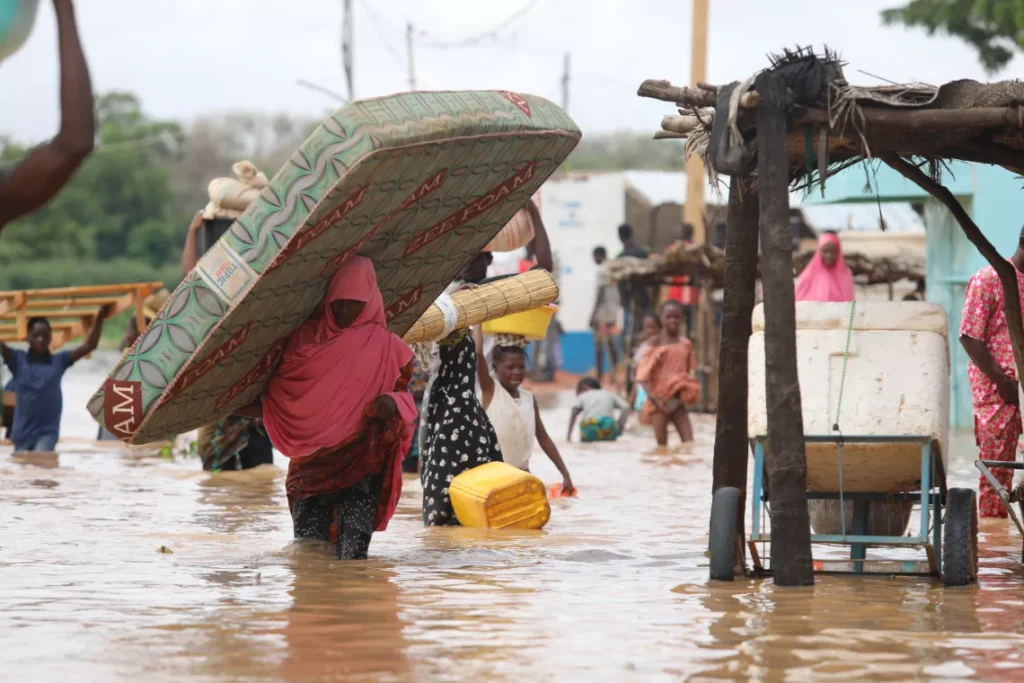 Death toll mounts in climate tied Niger floods