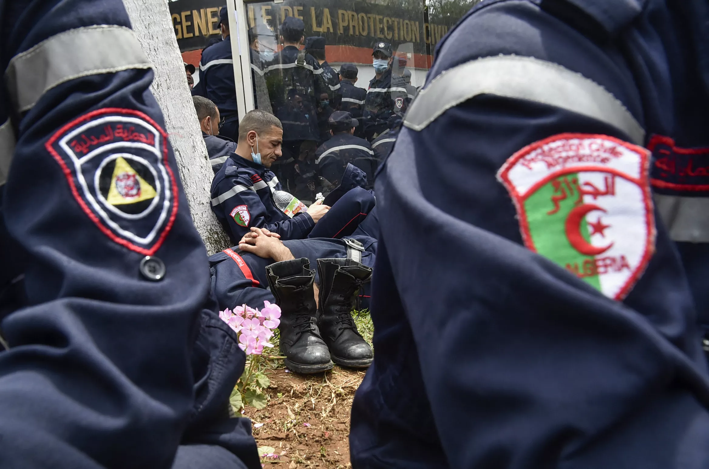 Algeria raids book event, briefly detains French author