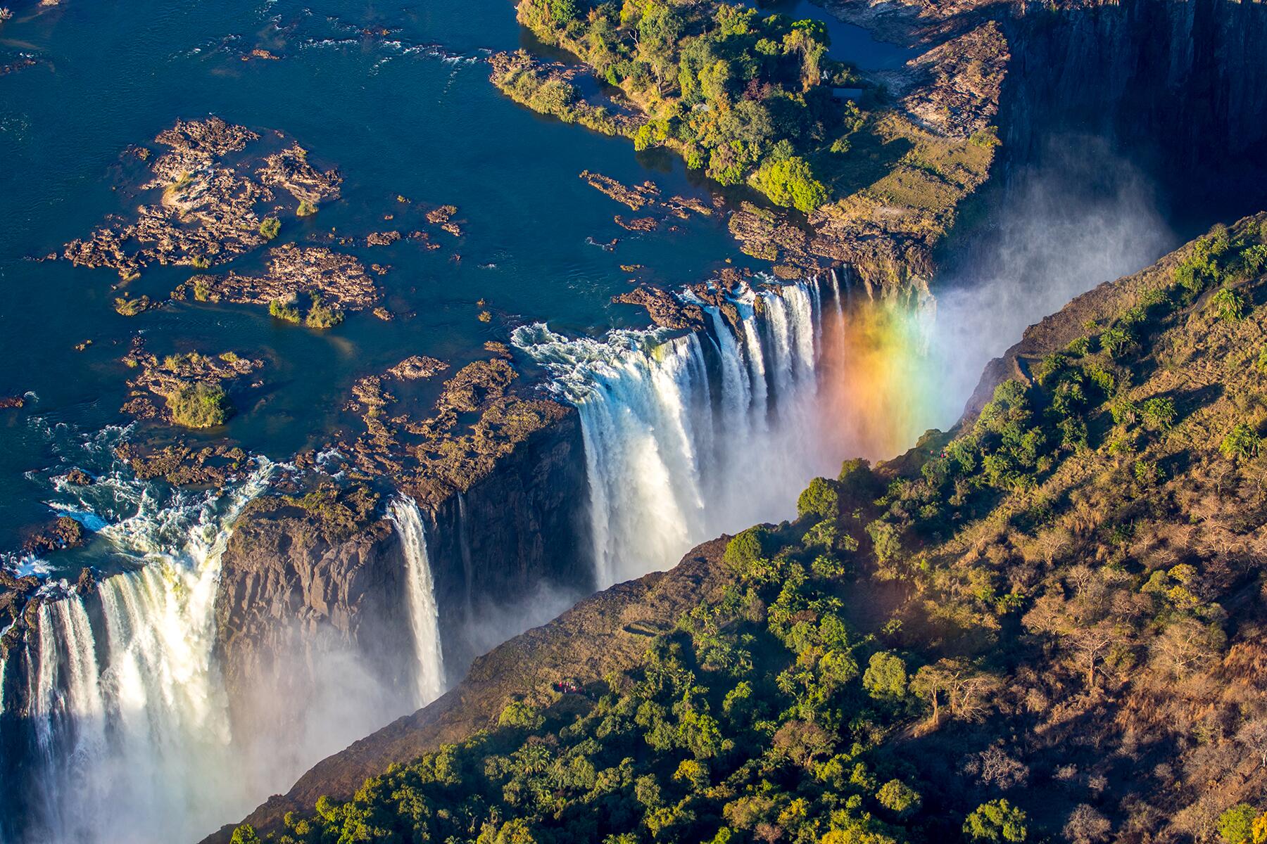 Discover Zimbabwe’s spectacular waterfalls
