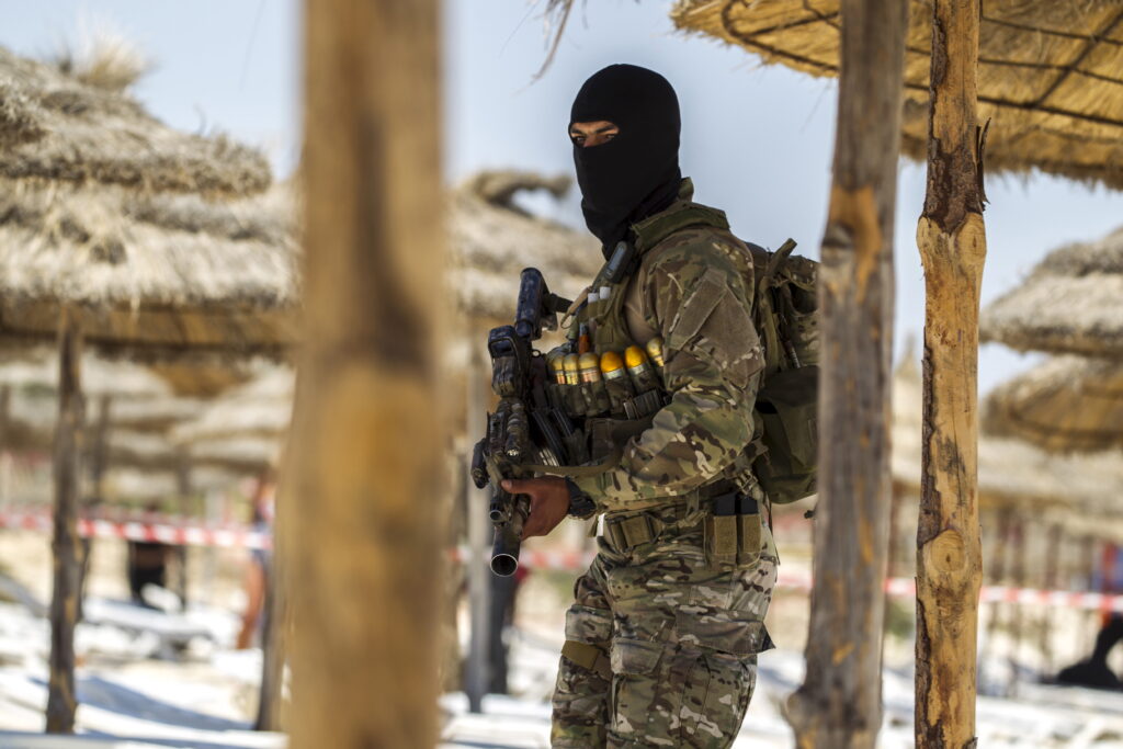Attack on Tunisian patrol kills soldier near Libya border