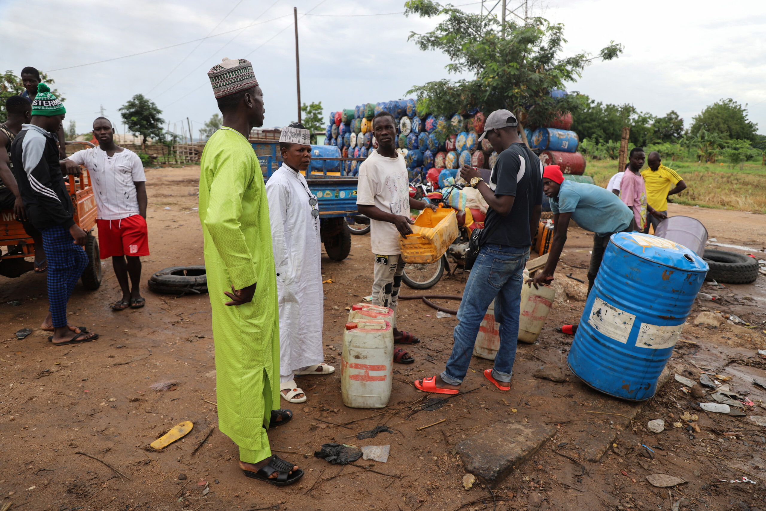 Nigeria’s fuel crisis worsens, burdening struggling citizens