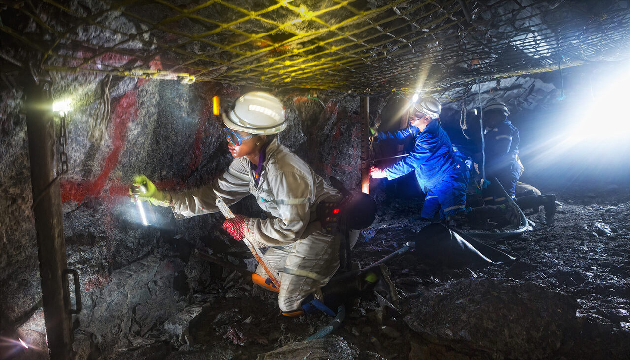 Low prices, EV rise push S African platinum industry to the brink
