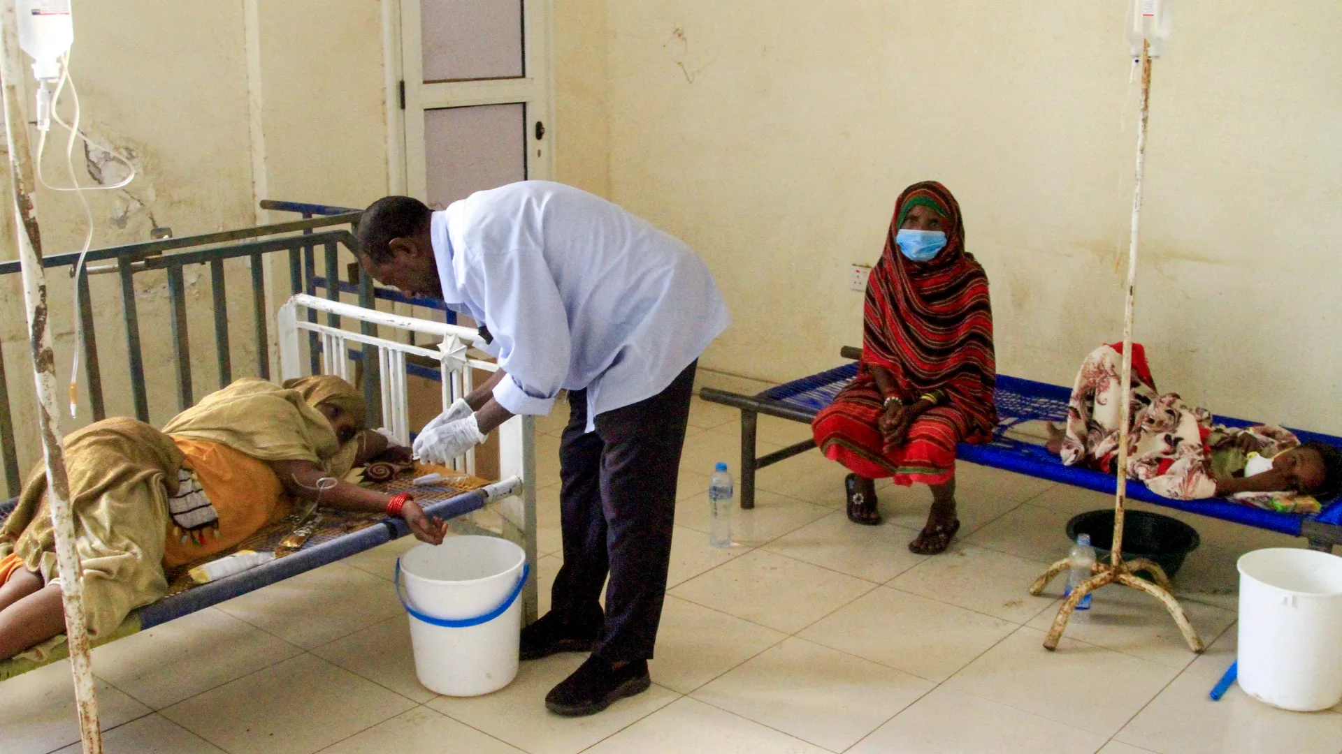 WHO reports 100,000 cholera cases in war-torn Sudan