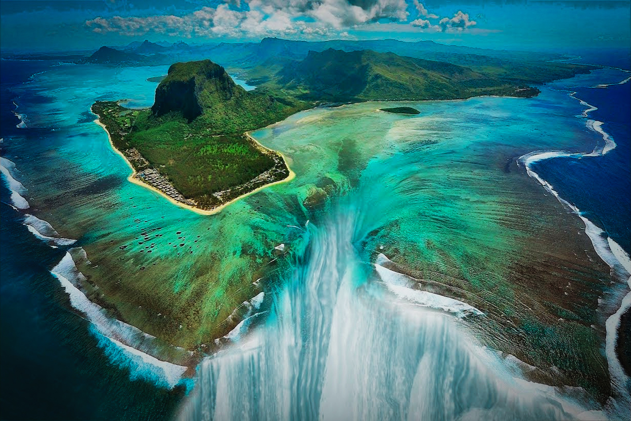 Mauritius’ stunning underwater waterfall illusion amazes tourists
