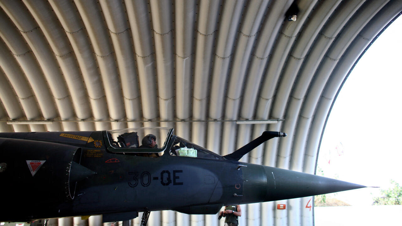 France starts military withdrawal from Chad