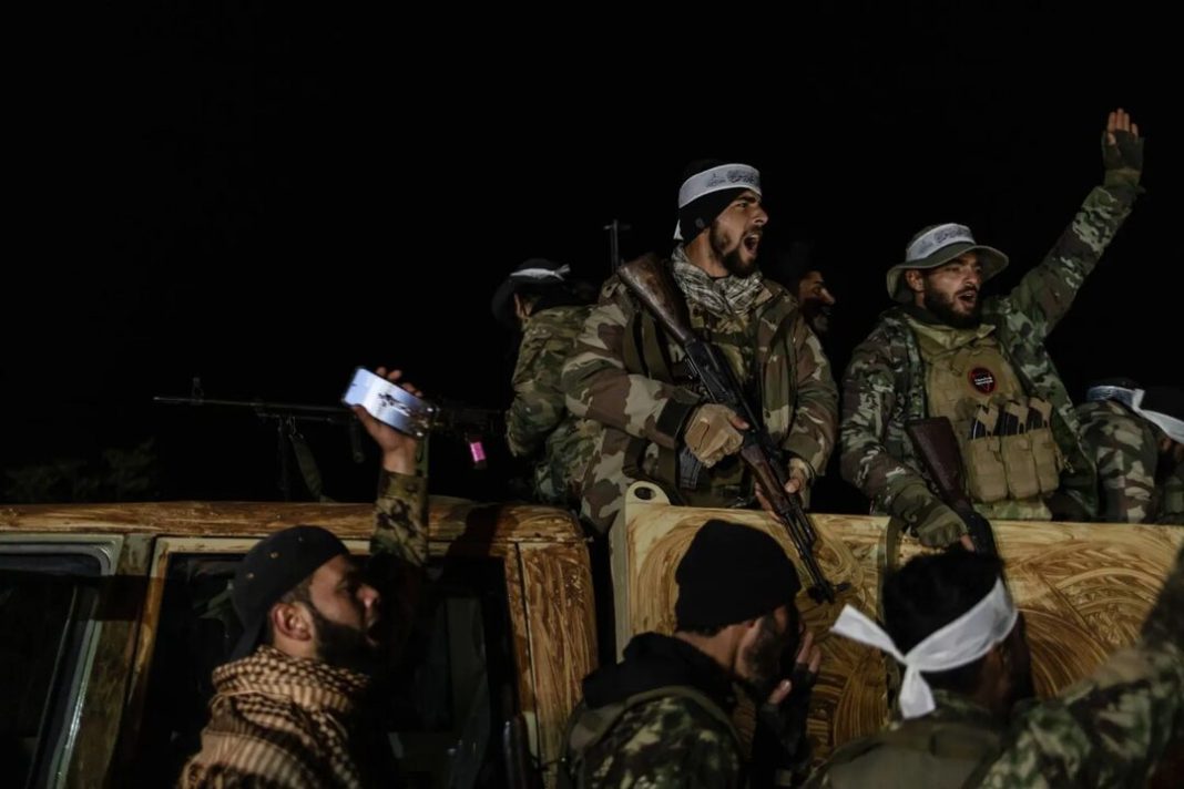 Syrian militants seize Aleppo, push towards Hama