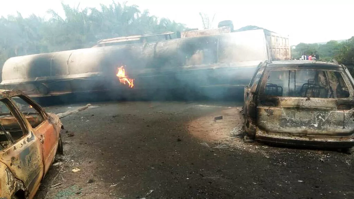 Oil tanker explosion in southern Nigeria kills 4