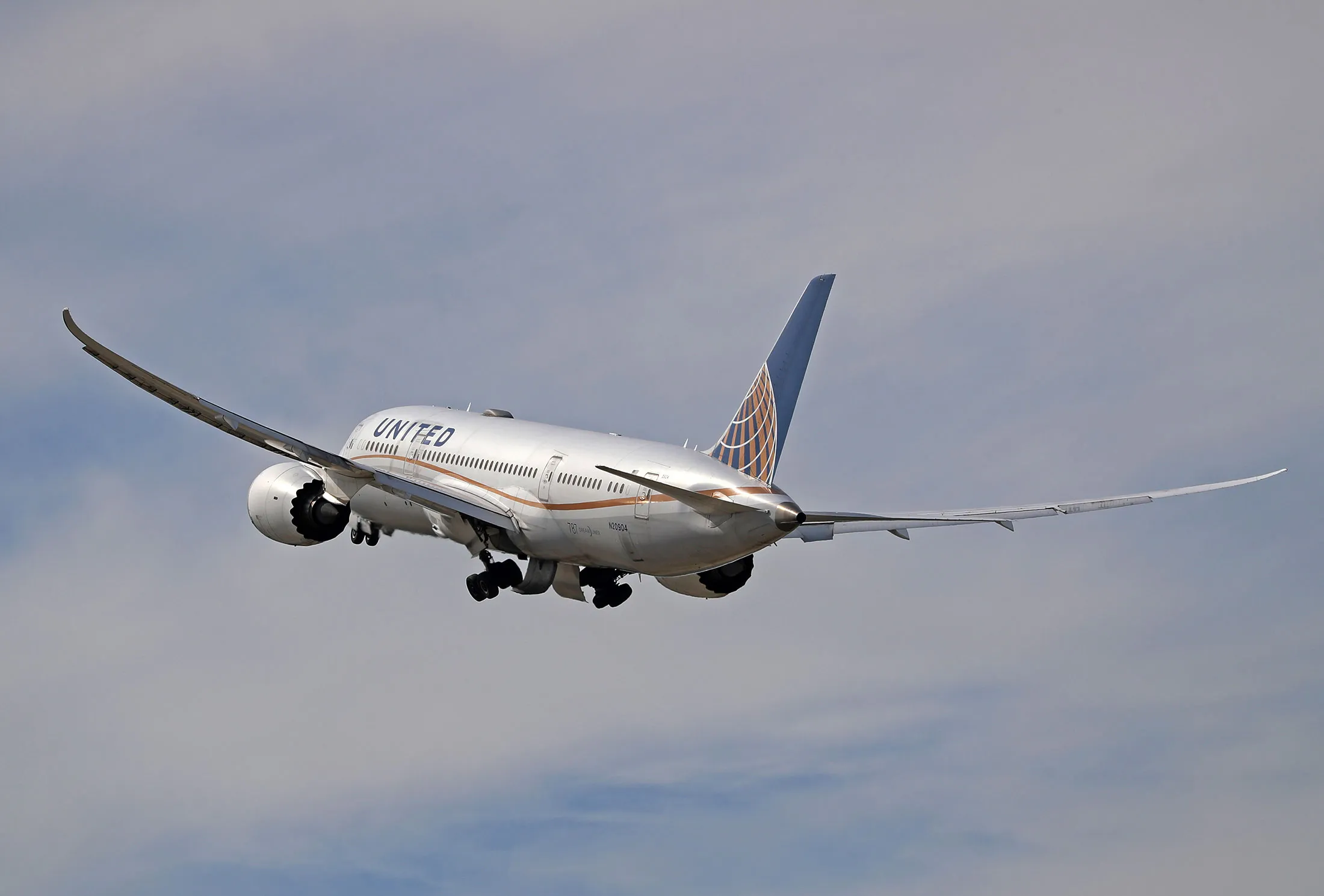 US investigates sudden movement on United Airlines flight from Nigeria