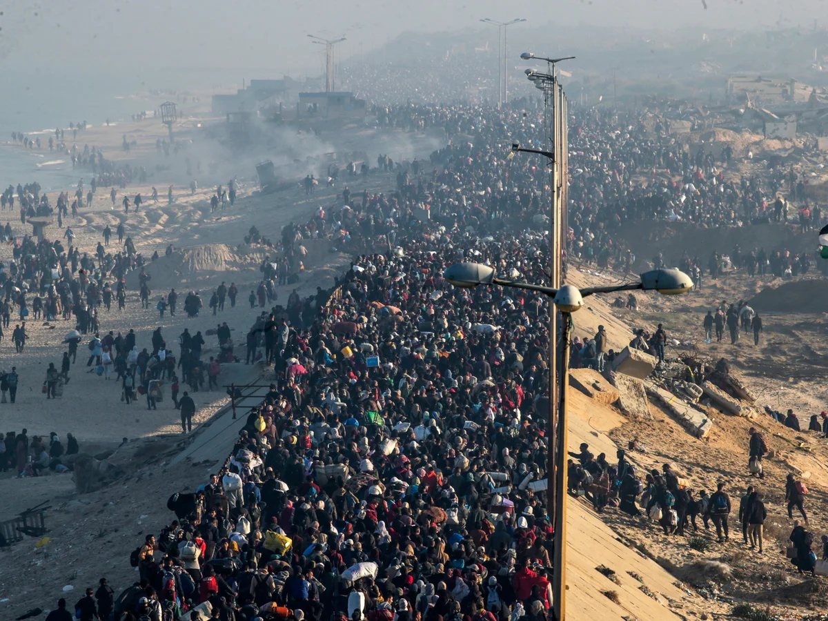 Gaza residents return north after hostage agreement