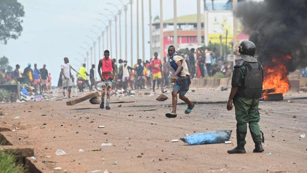 Guinea witnesses deadly clashes as protests demand transition