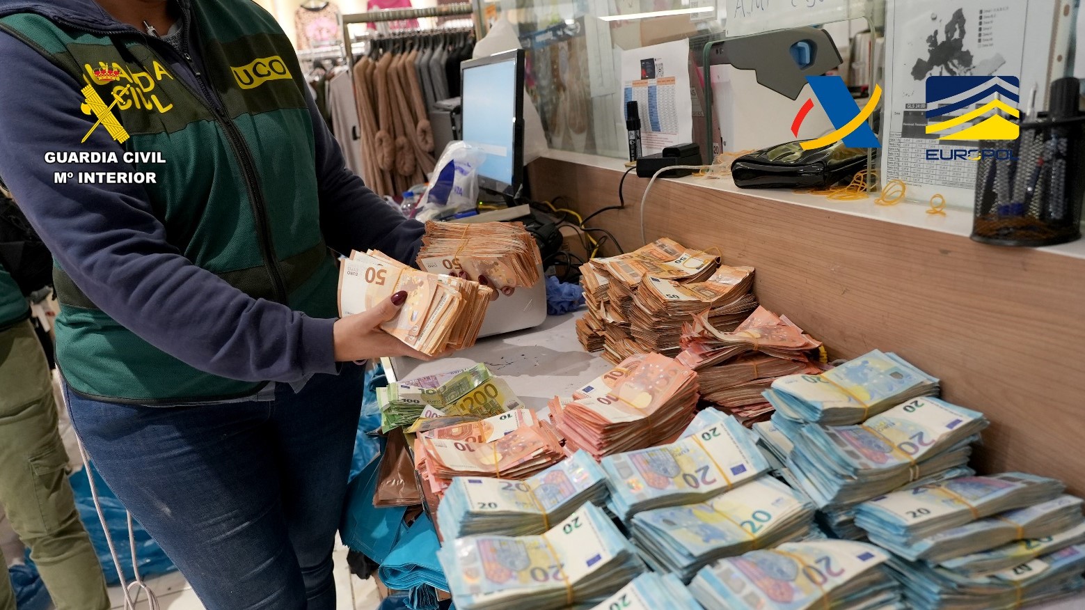 Italy arrests 27 in drug trafficking bust, migrants used as couriers