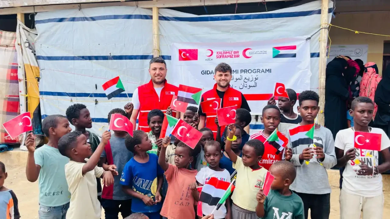 Turkey provides Ramadan aid to thousands of displaced Sudanese