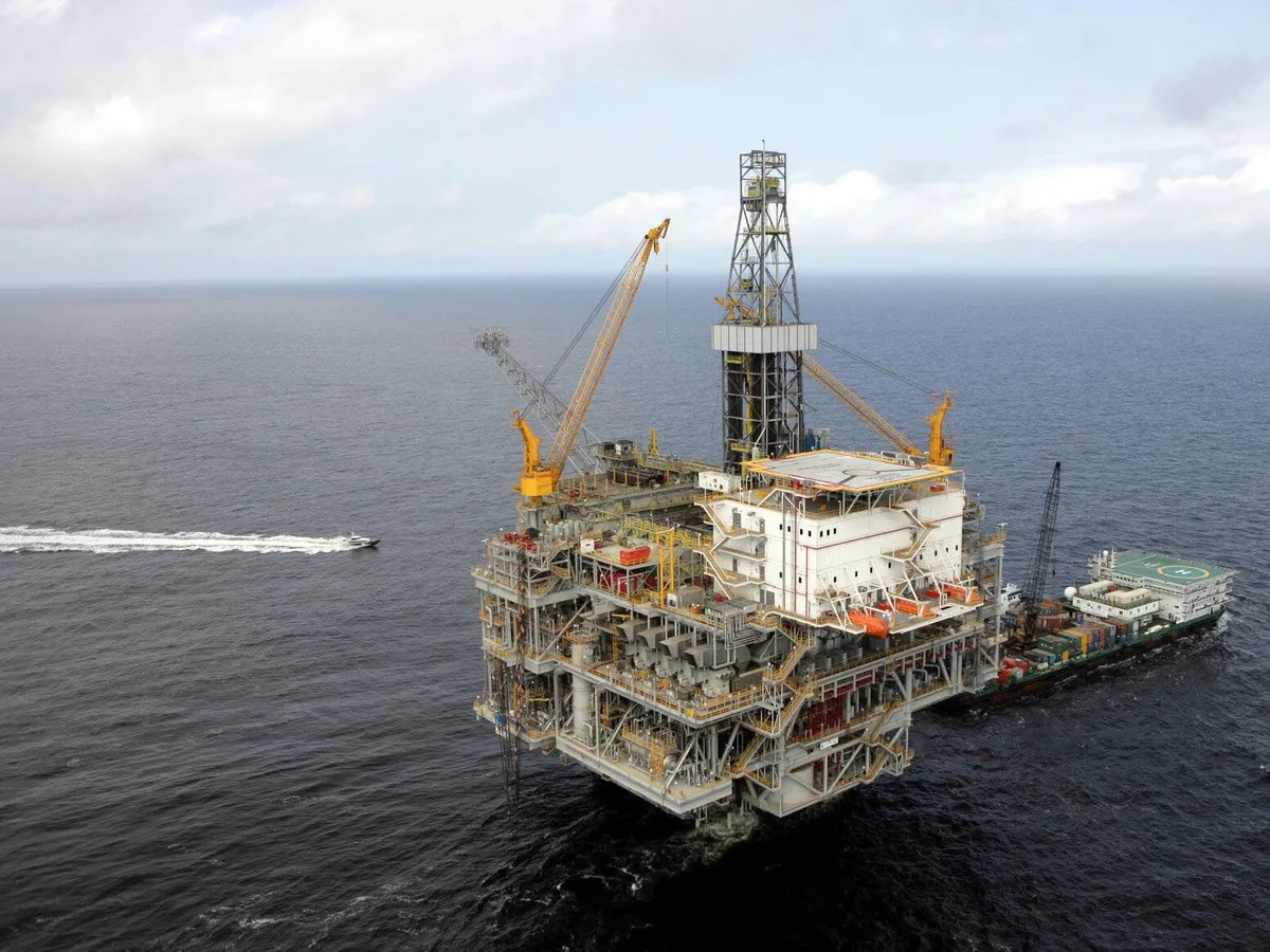 Fire on Angola oil rig leaves three dead and seventeen injured