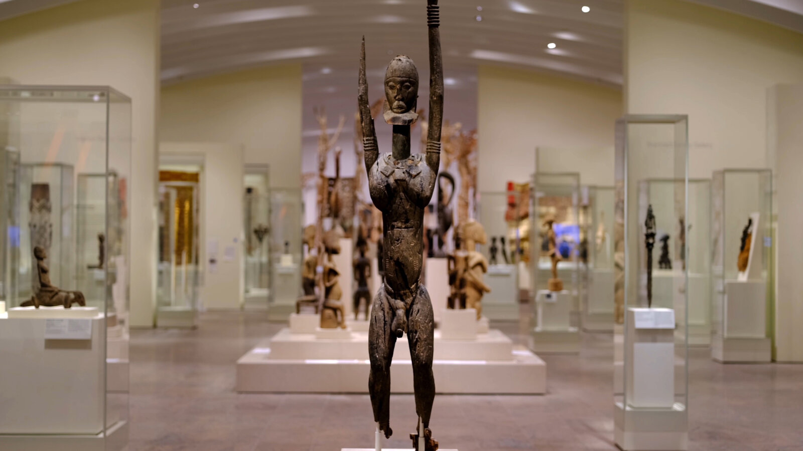 Dam dig leads to history exhibit in Ivory Coast