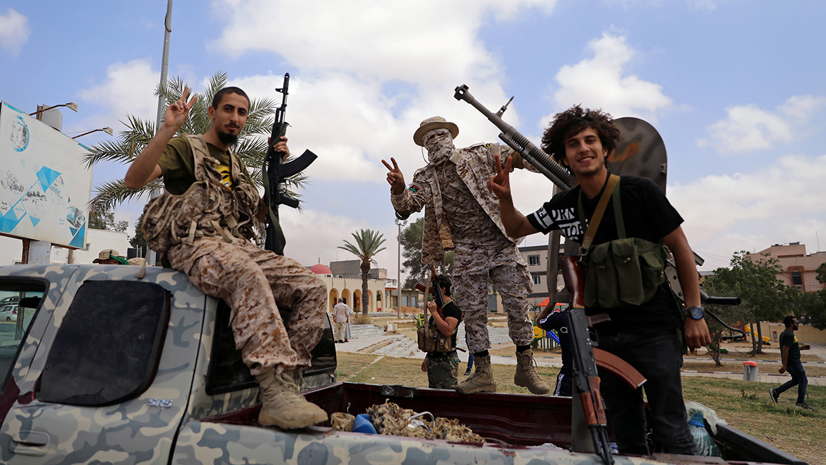 Egypt, Tunisia and Algeria urge Libya to end tensions