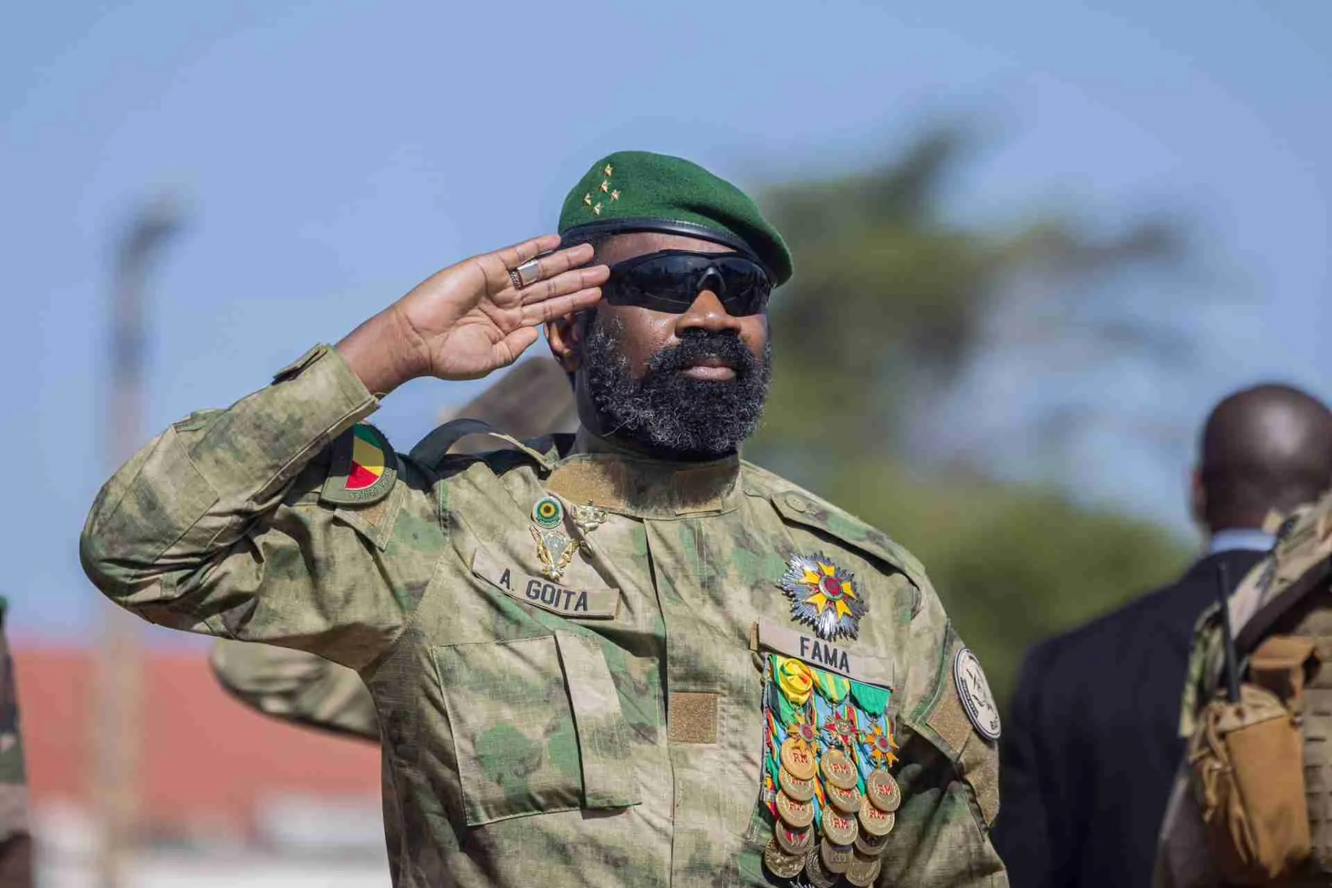 Mali’s junta chief extends presidency in bold power move