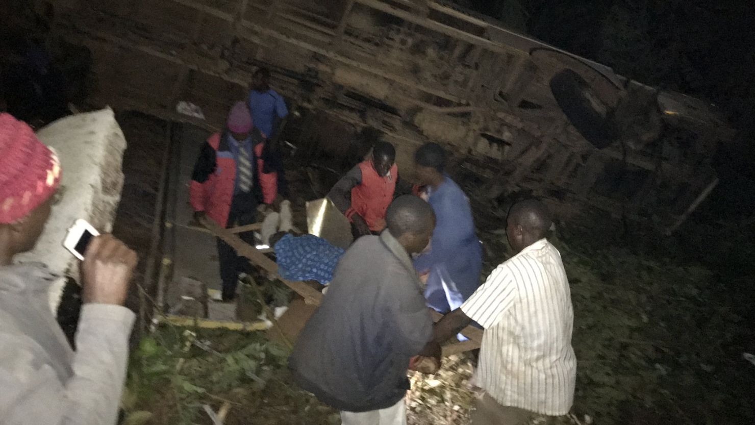 Minibus and truck collide in Zimbabwe, killing 17 in tragic crash