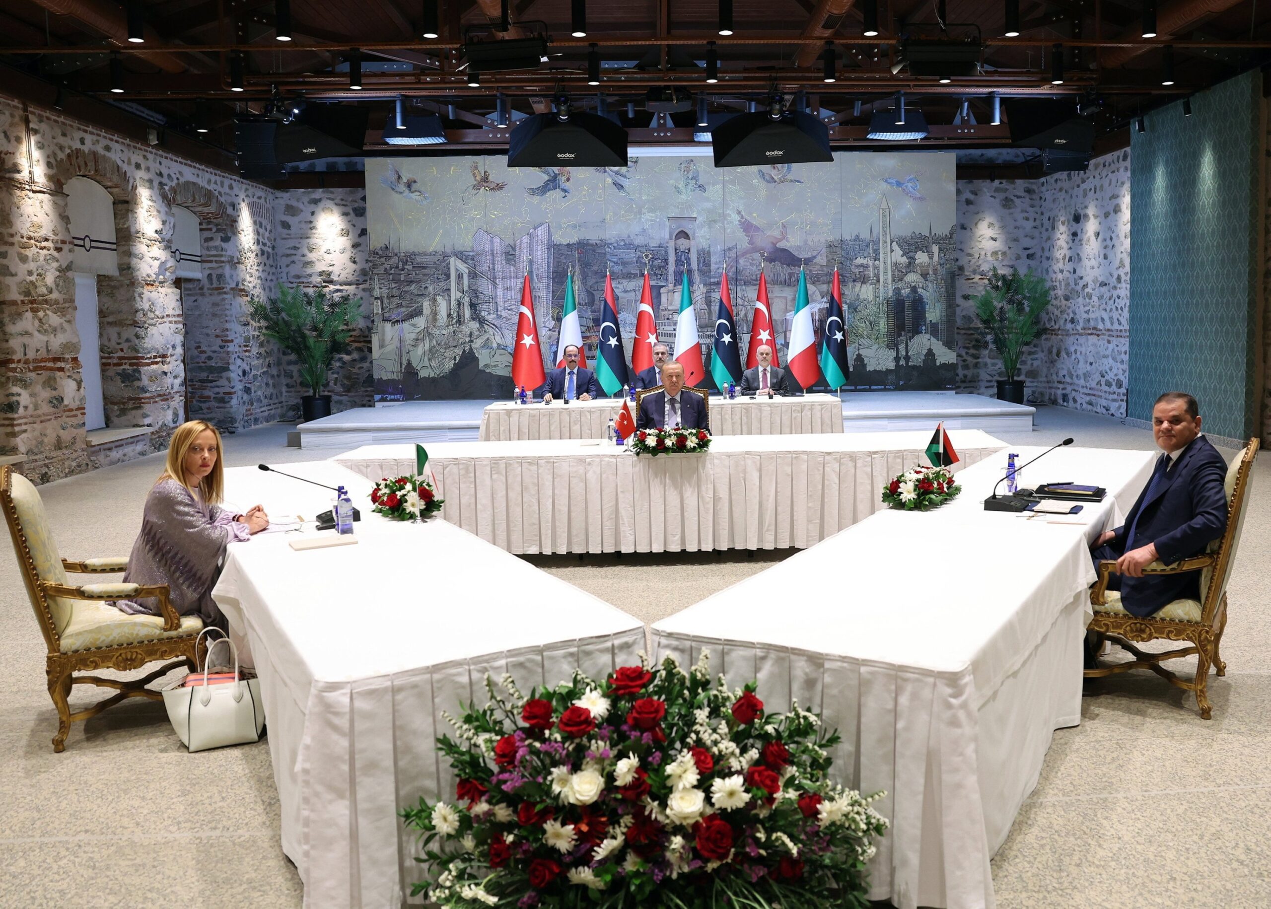 Turkey, Italy and Libya seek joint path on migrant crisis