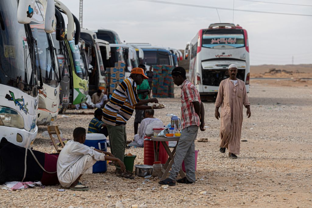 Egypt deports 178 Sudanese who crossed from Libya, via Arqin