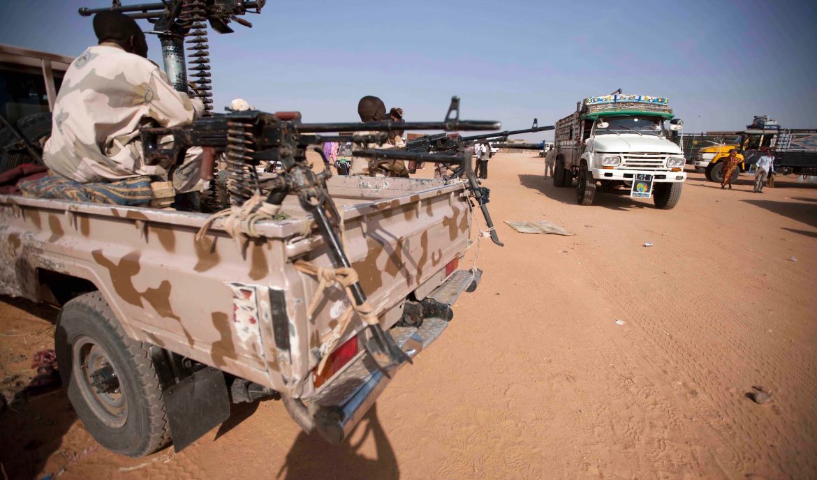 Armed men storm Um Dafuq police station, free detainee