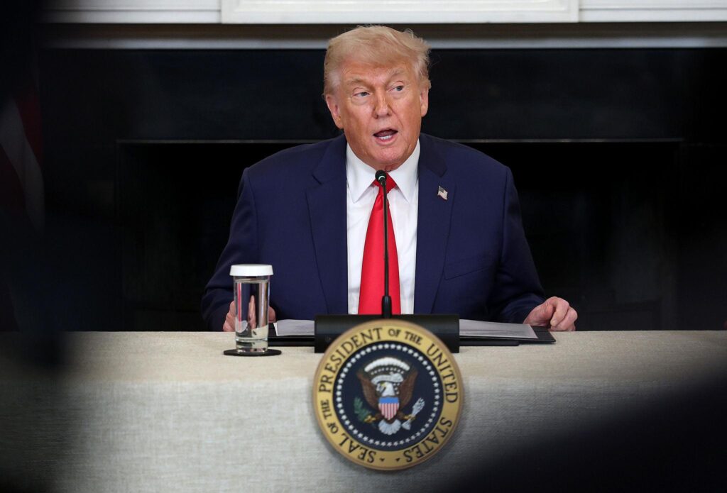 Trump weighs US-UAE currency swap amid Iran war risks