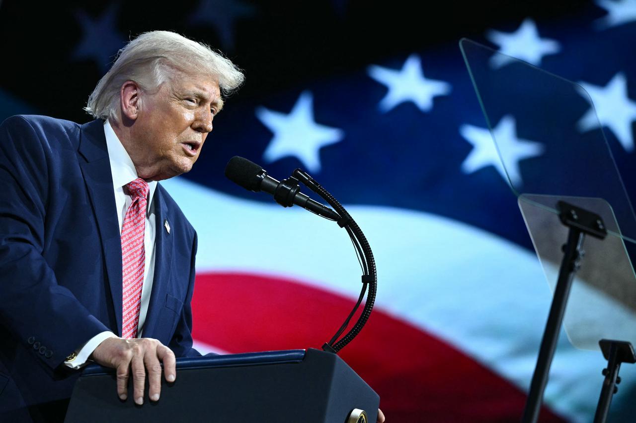 Trump says US blockade will remain until Iran deal is signed