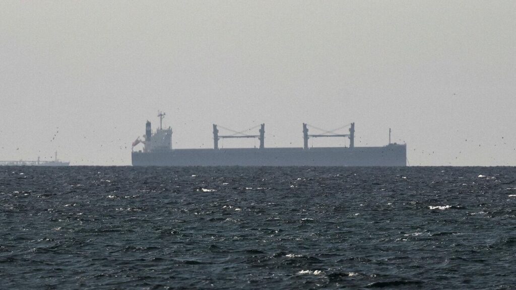 Trump warns Iran ceasefire close to collapse amid Gulf crisis