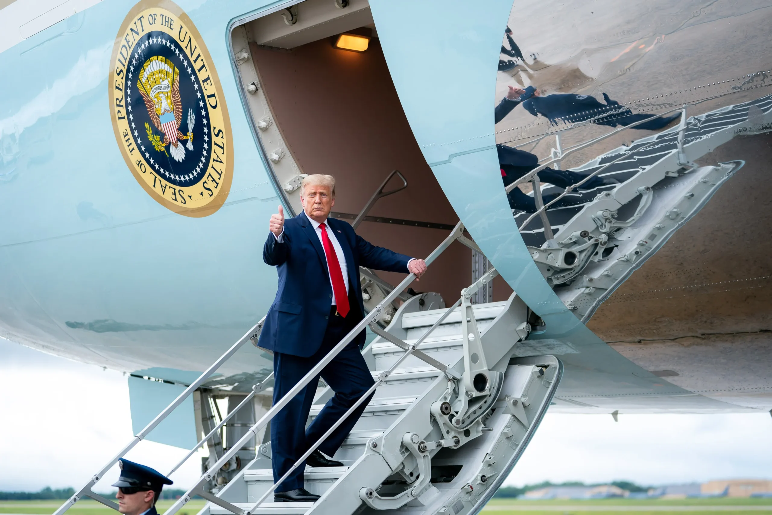 Trump visits China with 17 top executives for Xi meeting talks