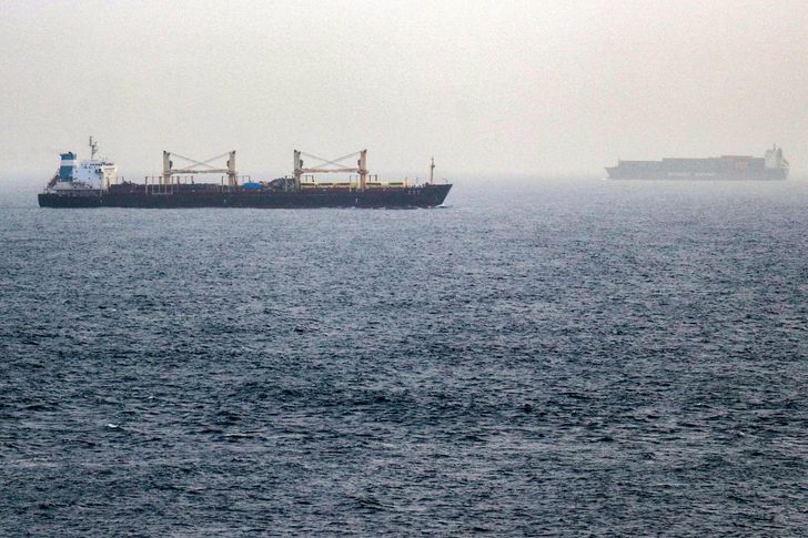 Houthis target Saudi oil sites as US pauses Iran strikes