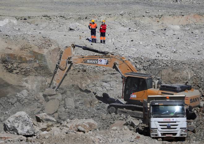 Zimbabwe shifts from raw mineral exports to retain local value