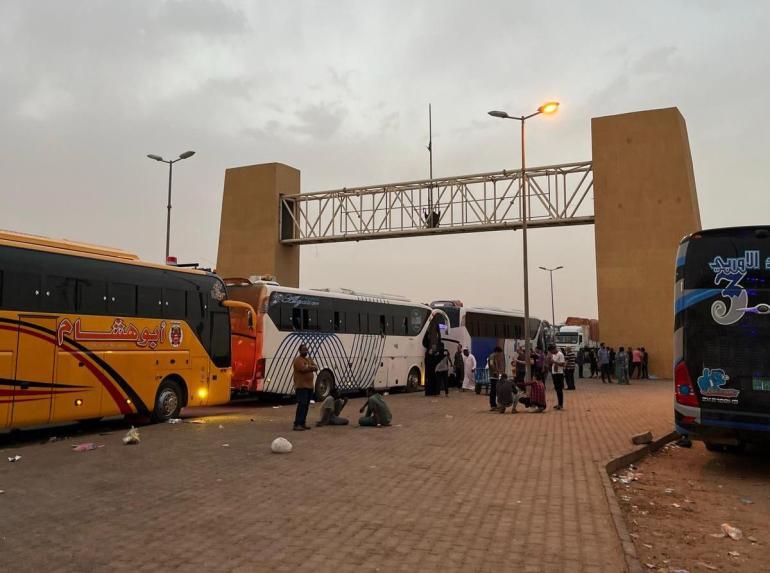 Major Sudan return convoy leaves Egypt with 870 people