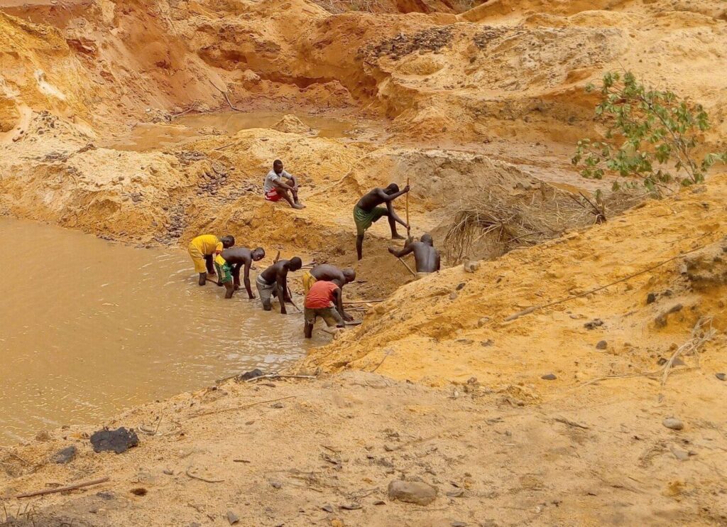 Over 100 killed in Central African Republic gold mine collapse