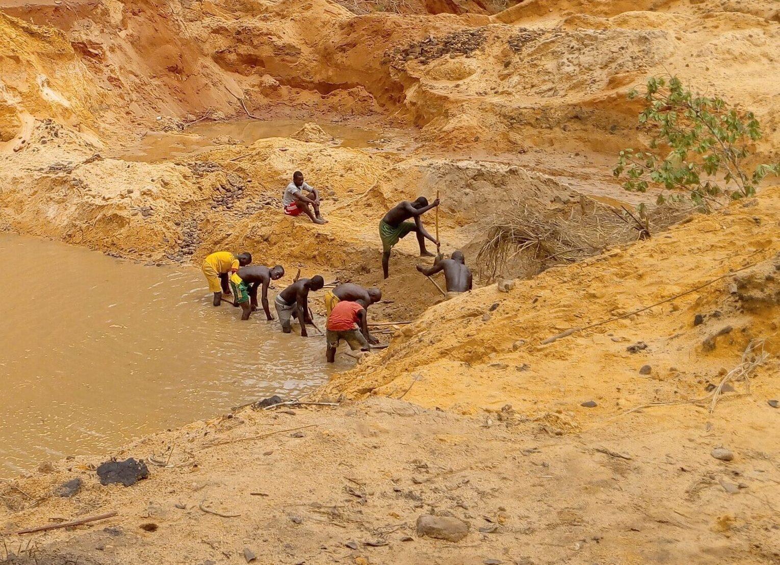 Over 100 killed in Central African Republic gold mine collapse