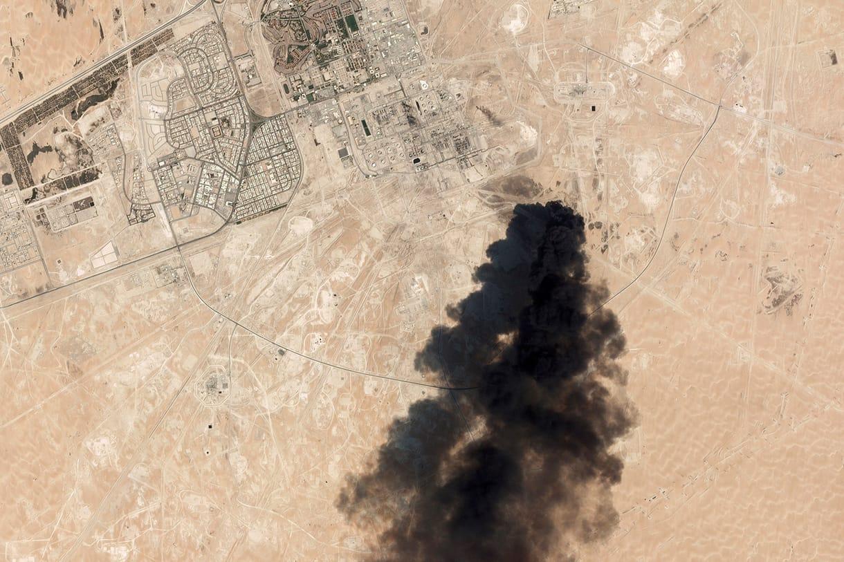 Saudis close key pipeline as Houthis tighten Red Sea grip