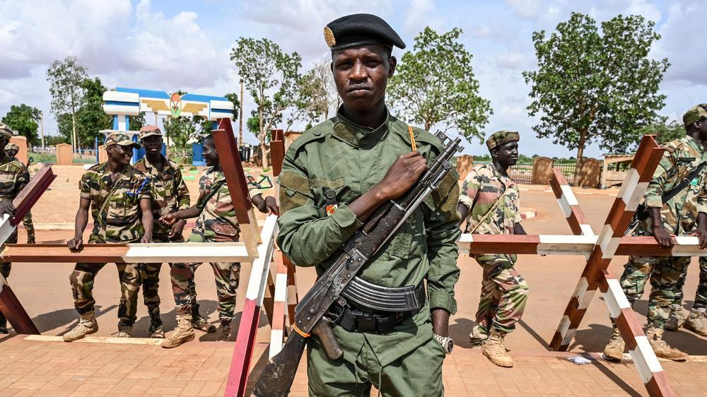 Niger army uncovers major weapons cache after mutiny