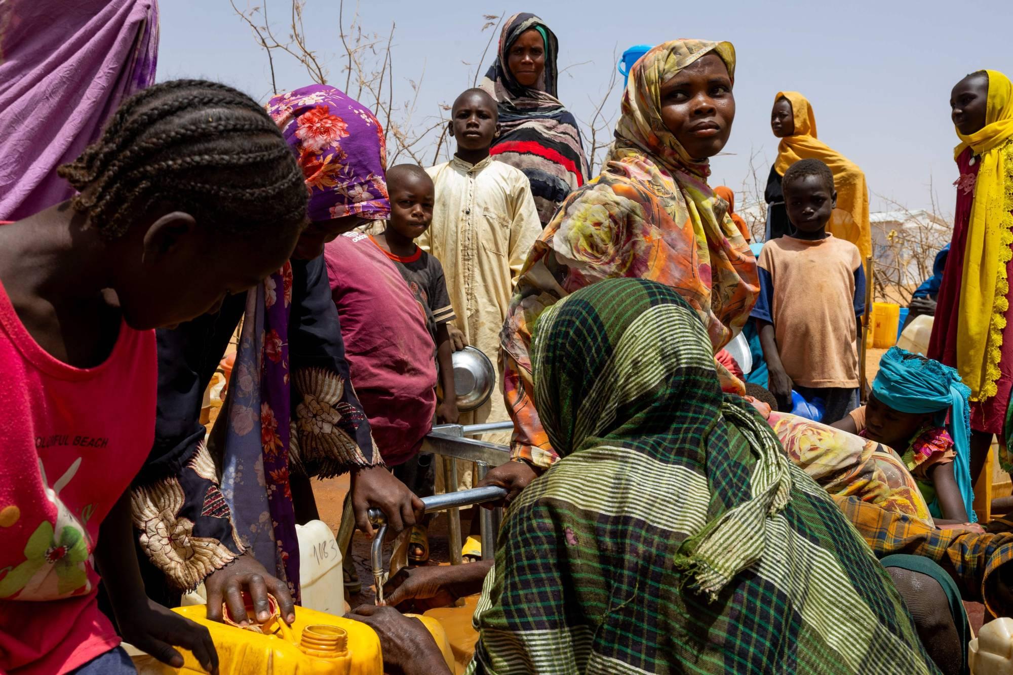 Over 300,000 refugees in Chad face loss of vital services